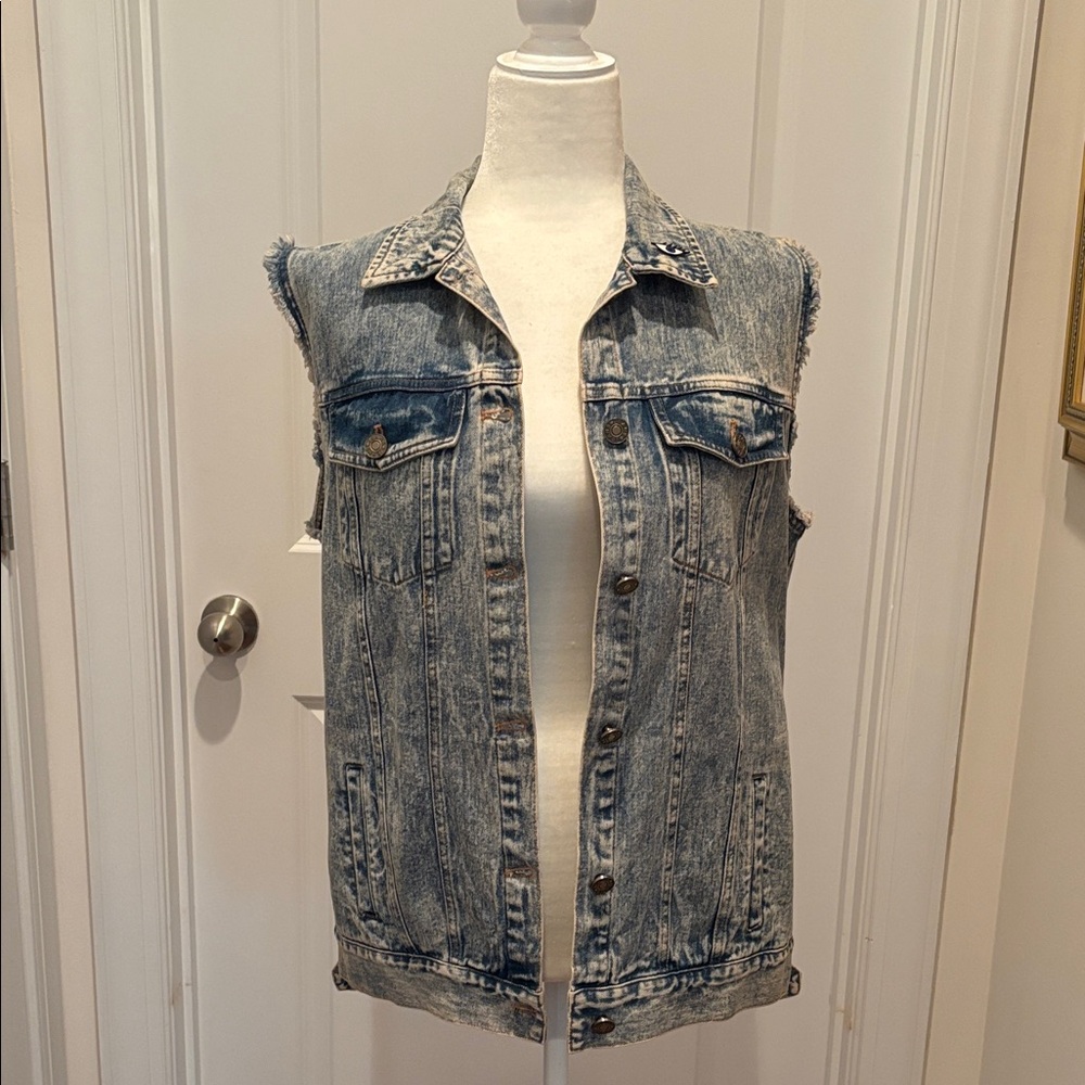 Gianni Bini Washed Blue Denim Vest